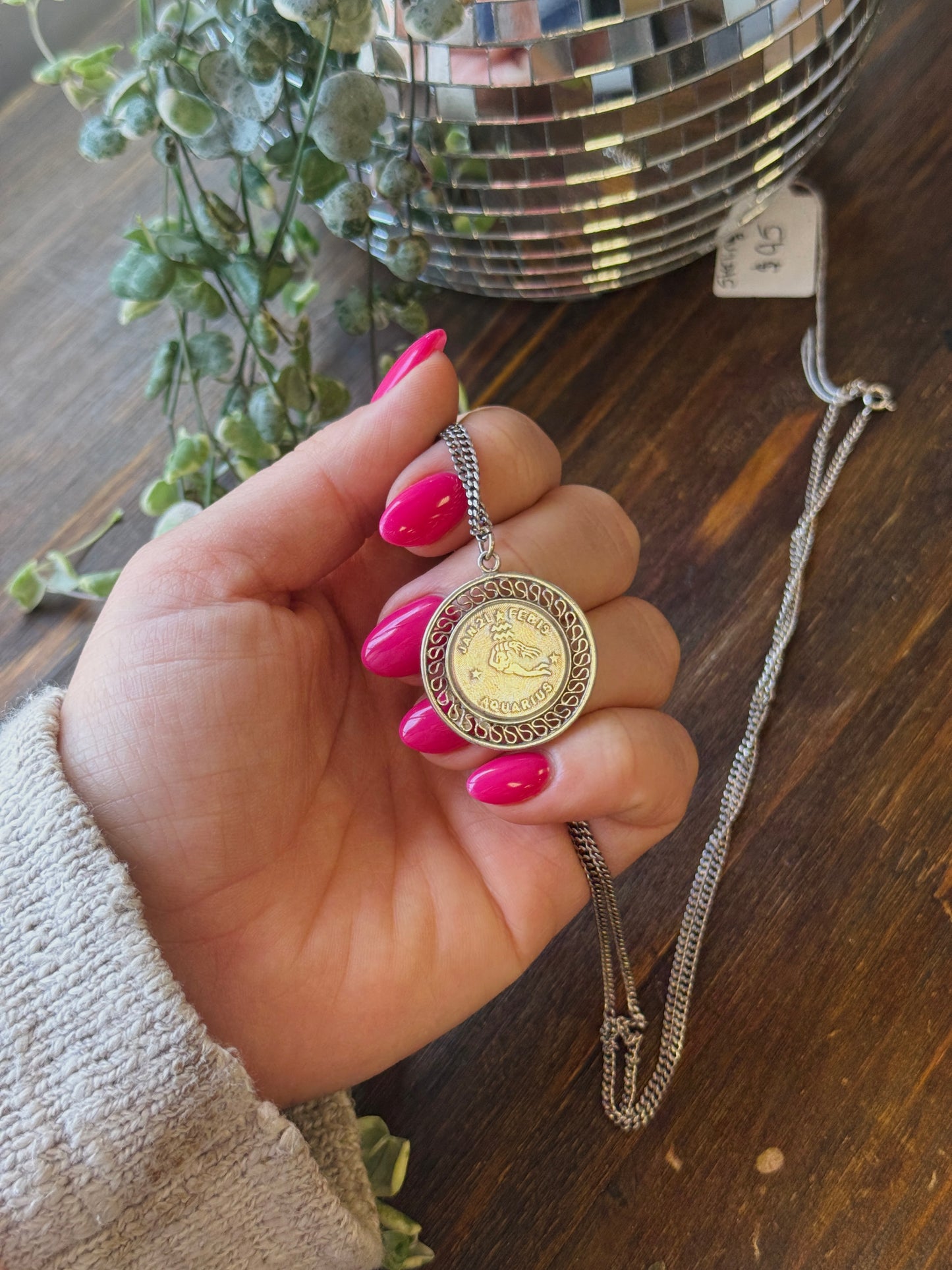 Vintage 1970s Engraved Aquarius Zodiac Necklace