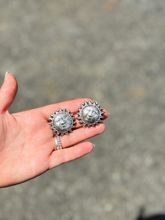 Vintage Smiling Sun Earrings