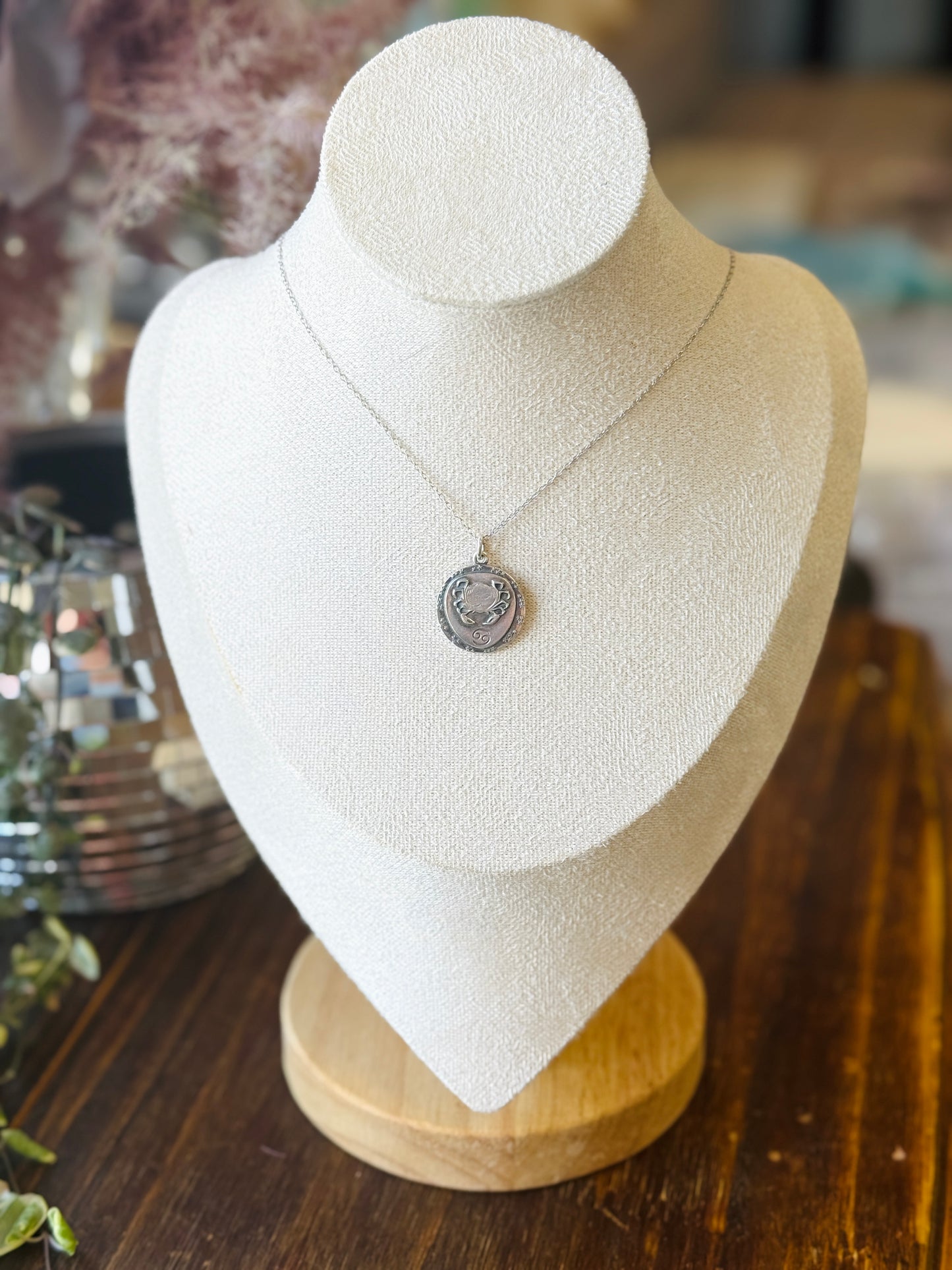 Vintage 1960/70s Cancer Zodiac Necklace