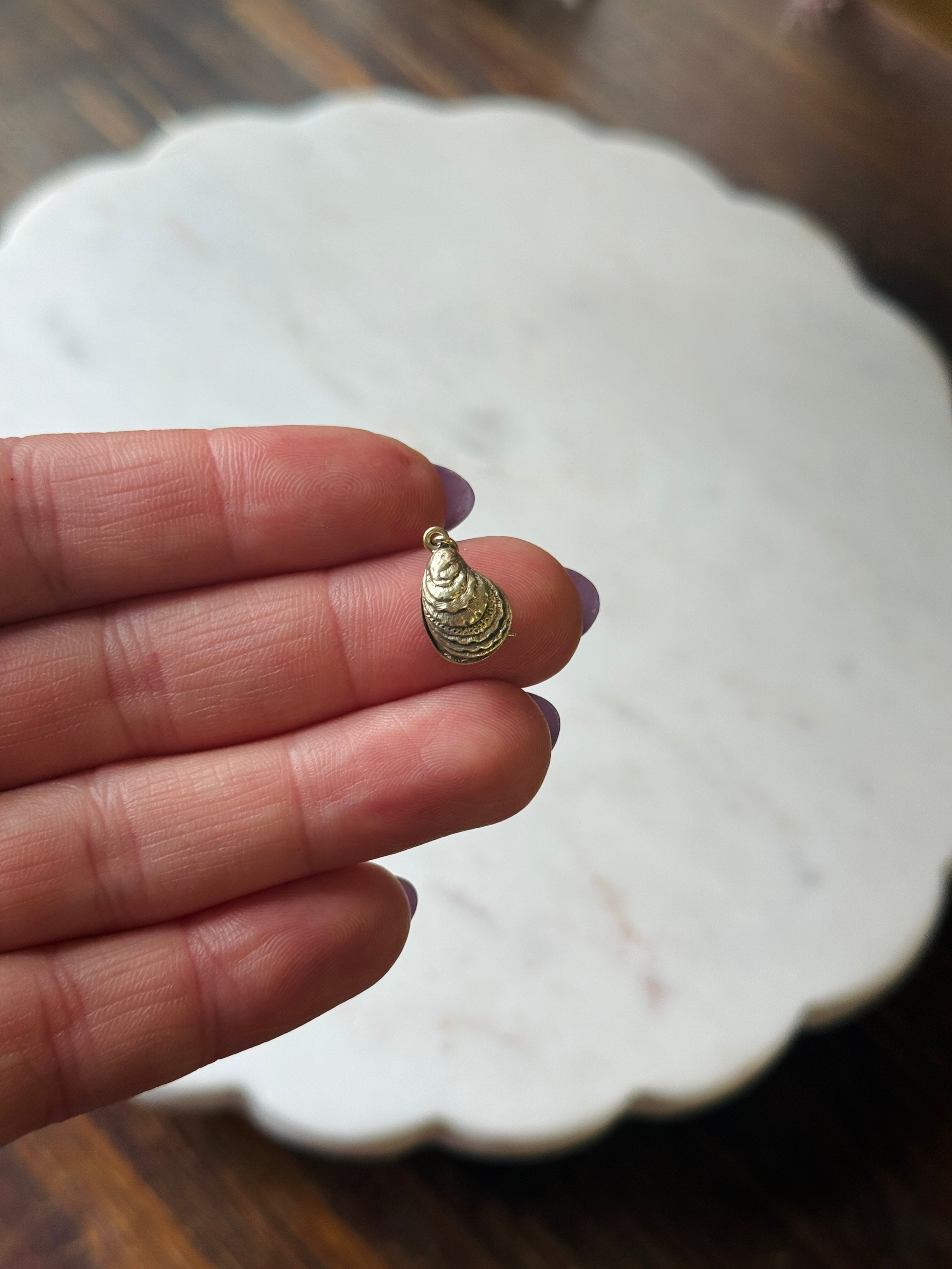 Vintage 14k oyster charm
