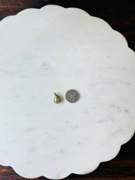 Vintage 14k oyster charm
