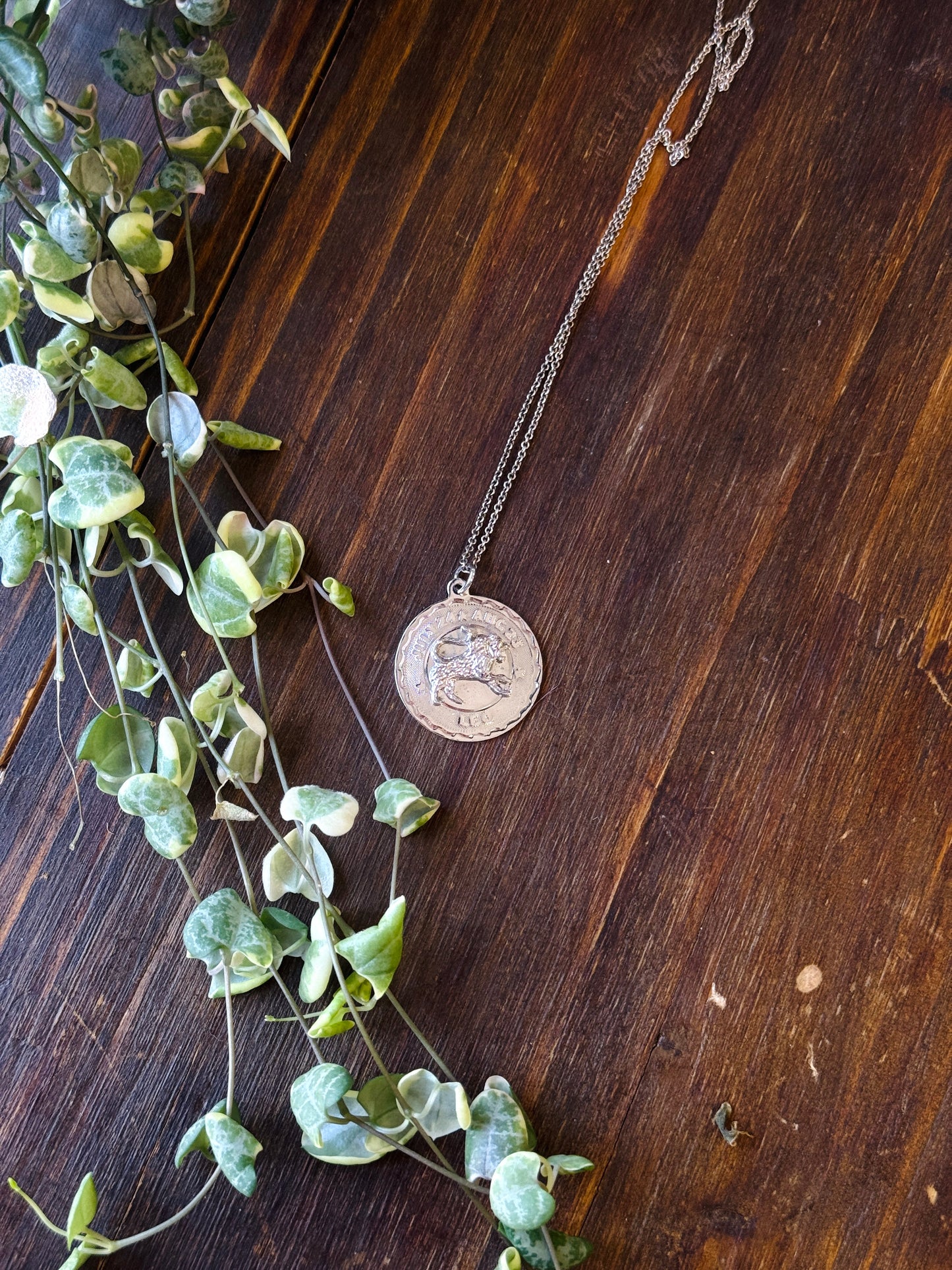 Vintage1 970S  Leo Zodiac Necklace