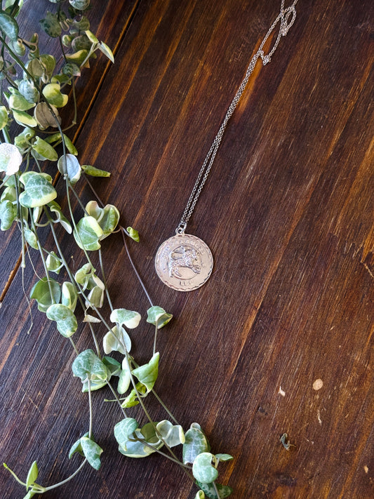 Vintage1 970S  Leo Zodiac Necklace