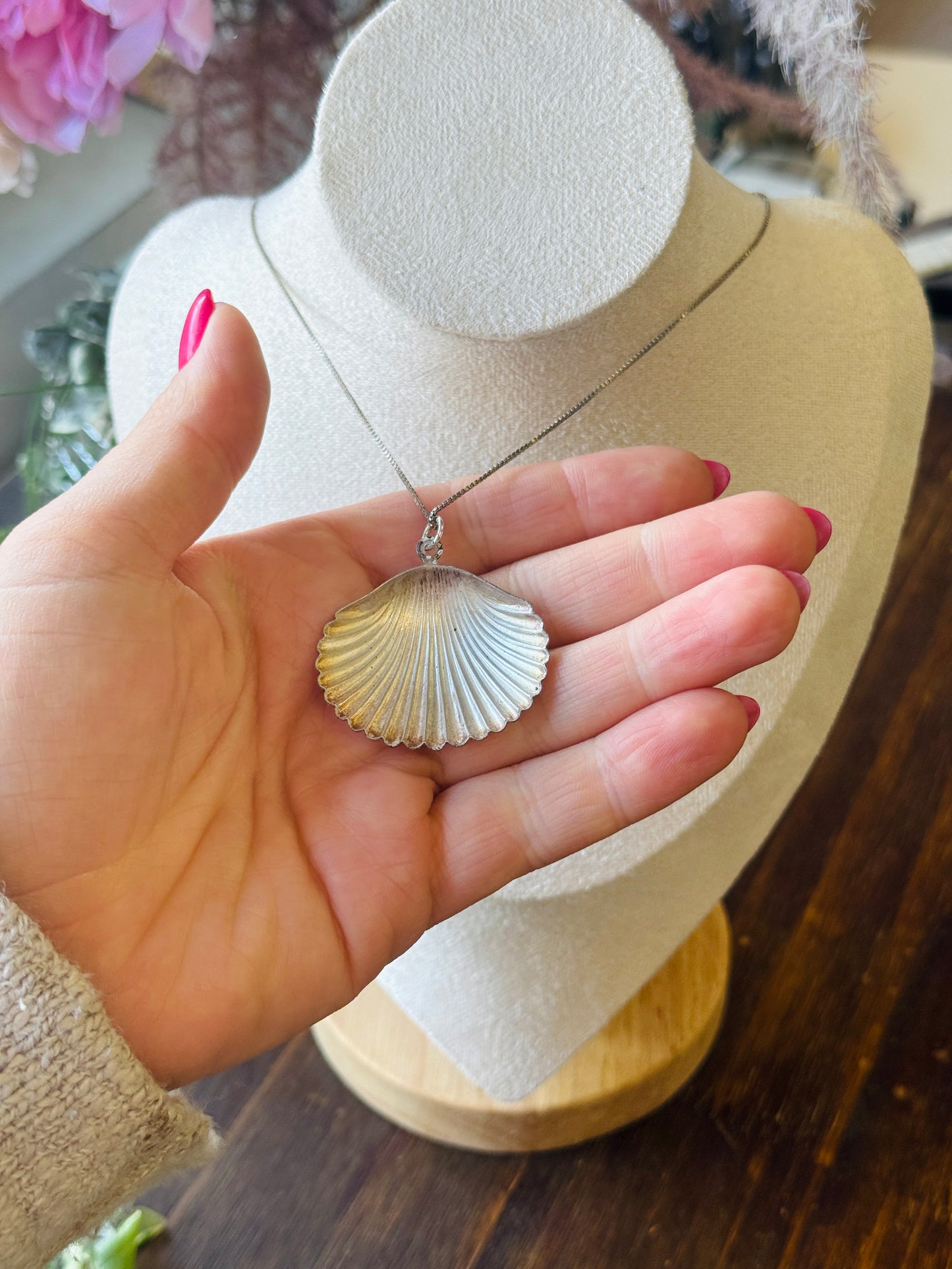 Vintage & Rare Enamel Sea Shell Necklace