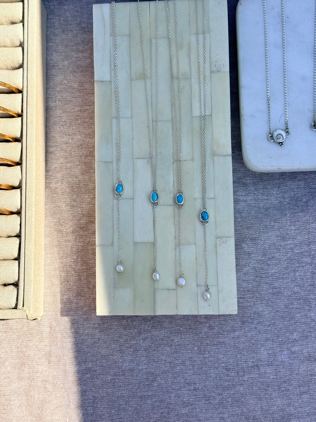Turquoise + pearl lariat ￼