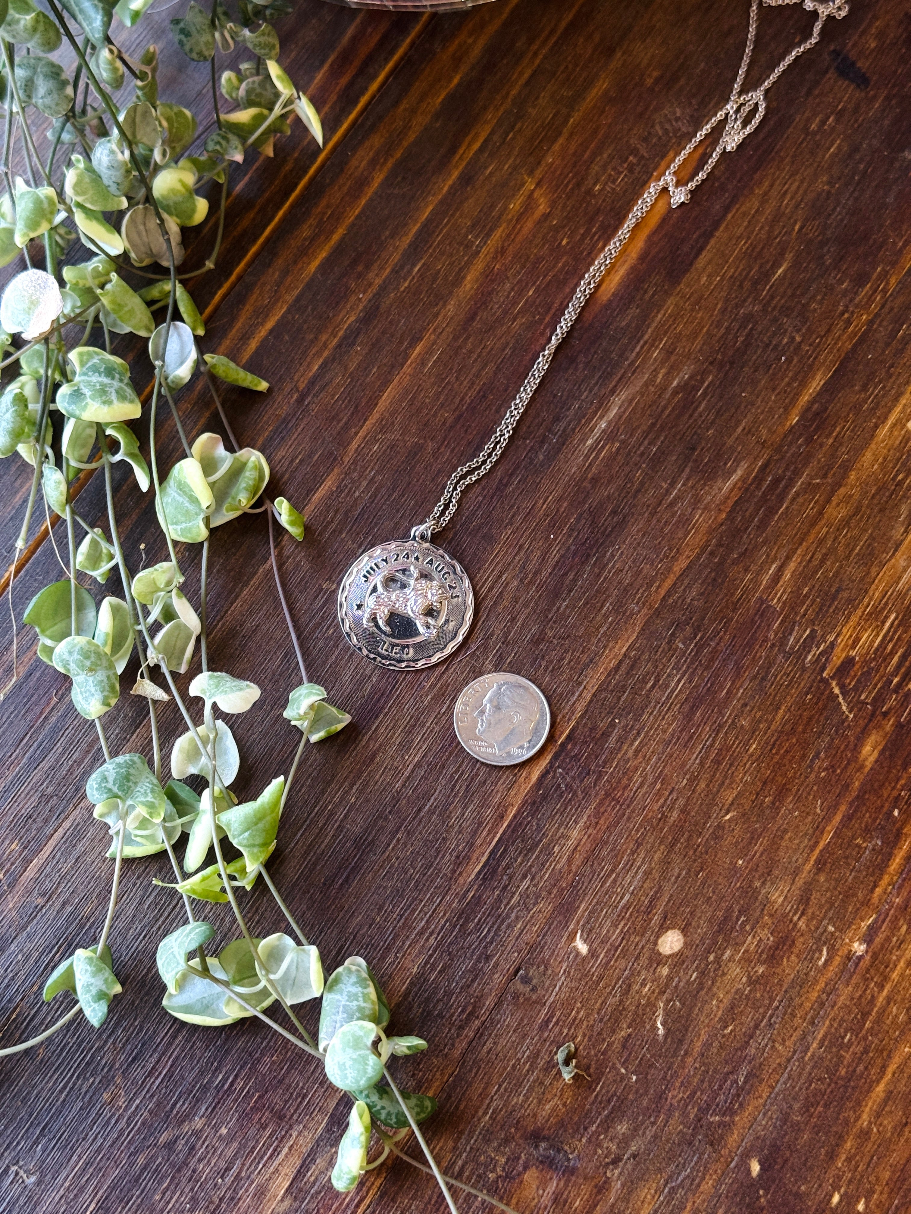 Vintage1 970S  Leo Zodiac Necklace