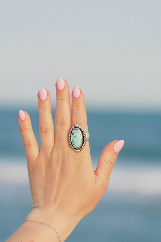 Lone Mountain Turquoise Size 9.5