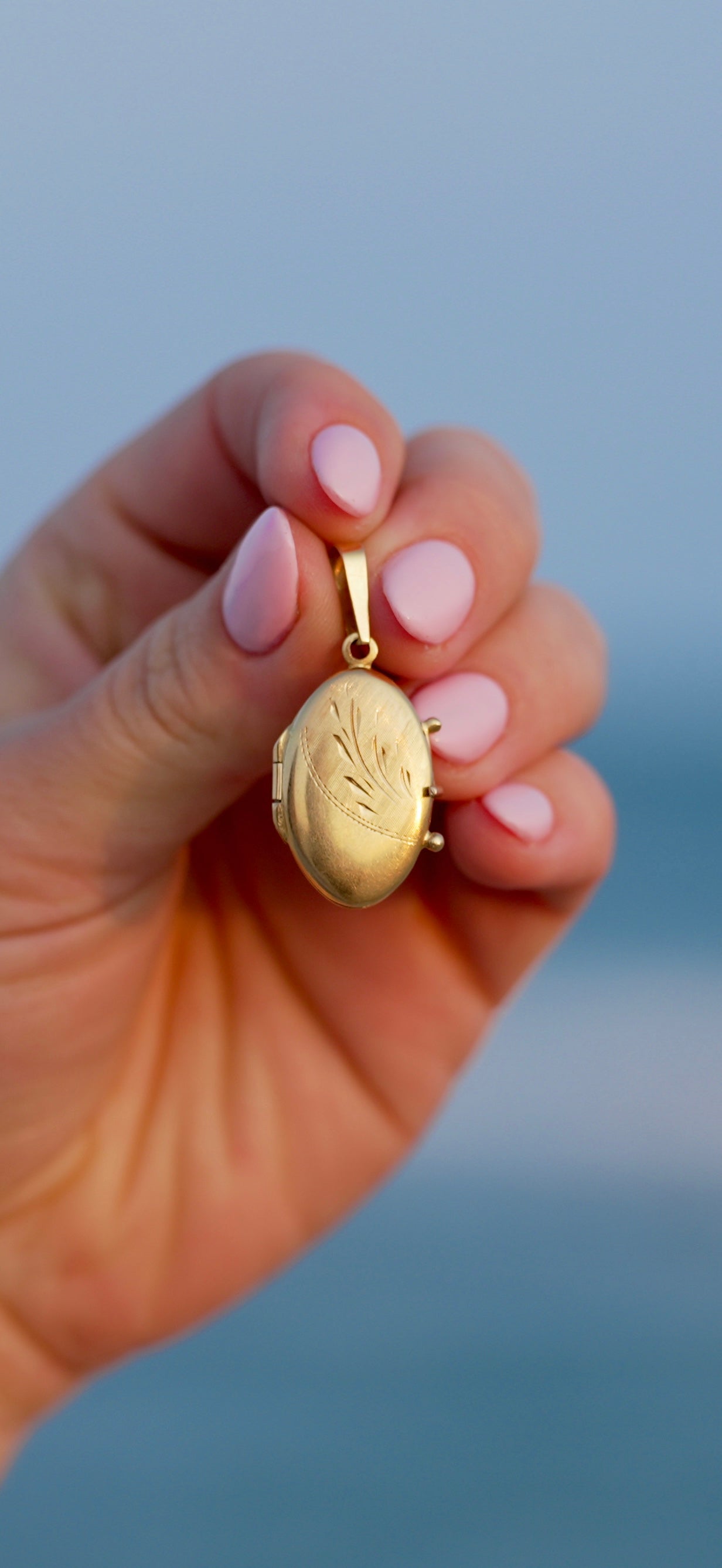 Vintage 18k Gold Italian Locket