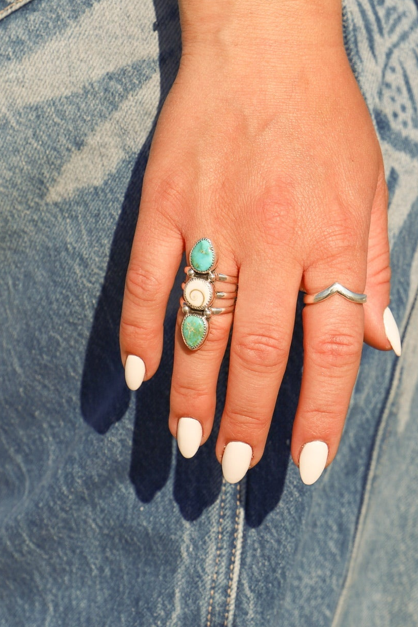 Turquoise + Shiva shell size 7