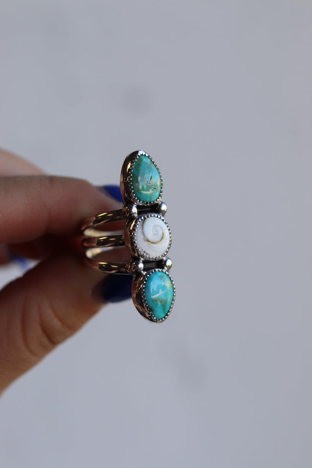 Turquoise + Shiva shell size 7