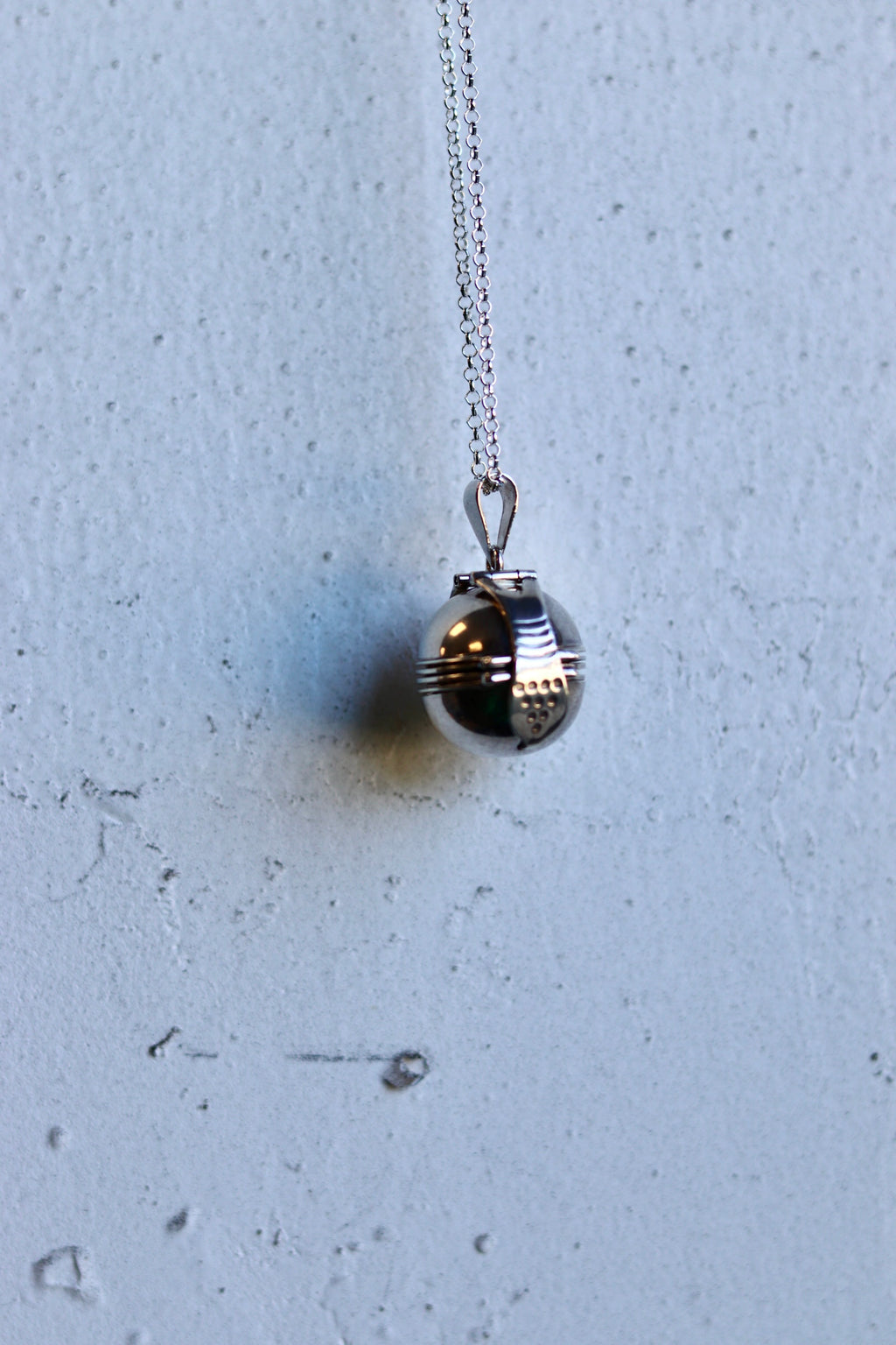 Vintage Orb 6 Photo Locket 925