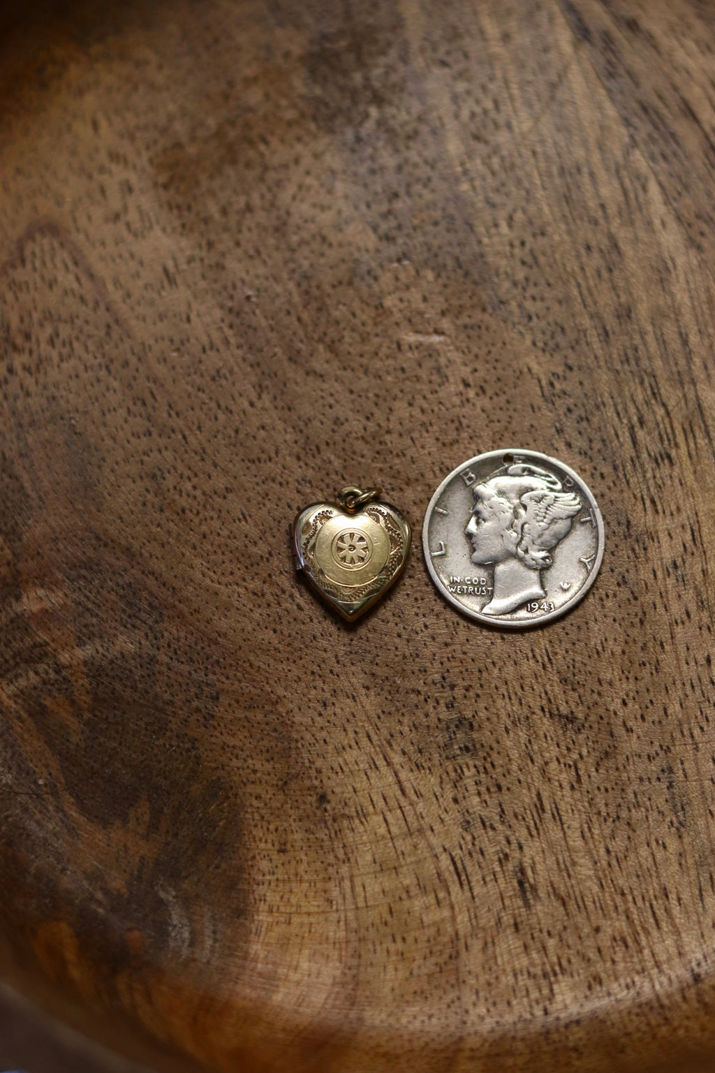 1940/50s Engraved Heart Locket Gold Fill
