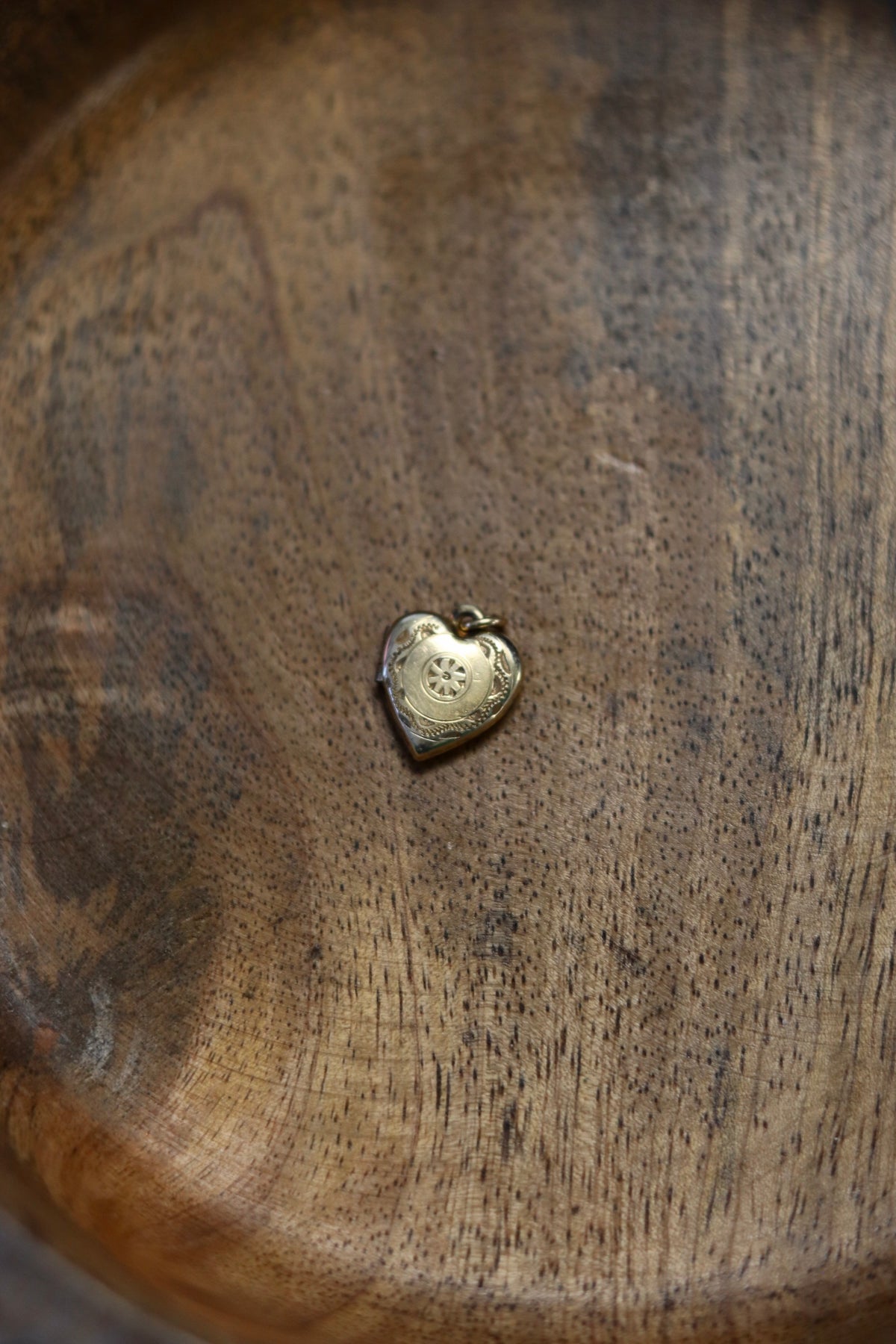 1940/50s Engraved Heart Locket Gold Fill