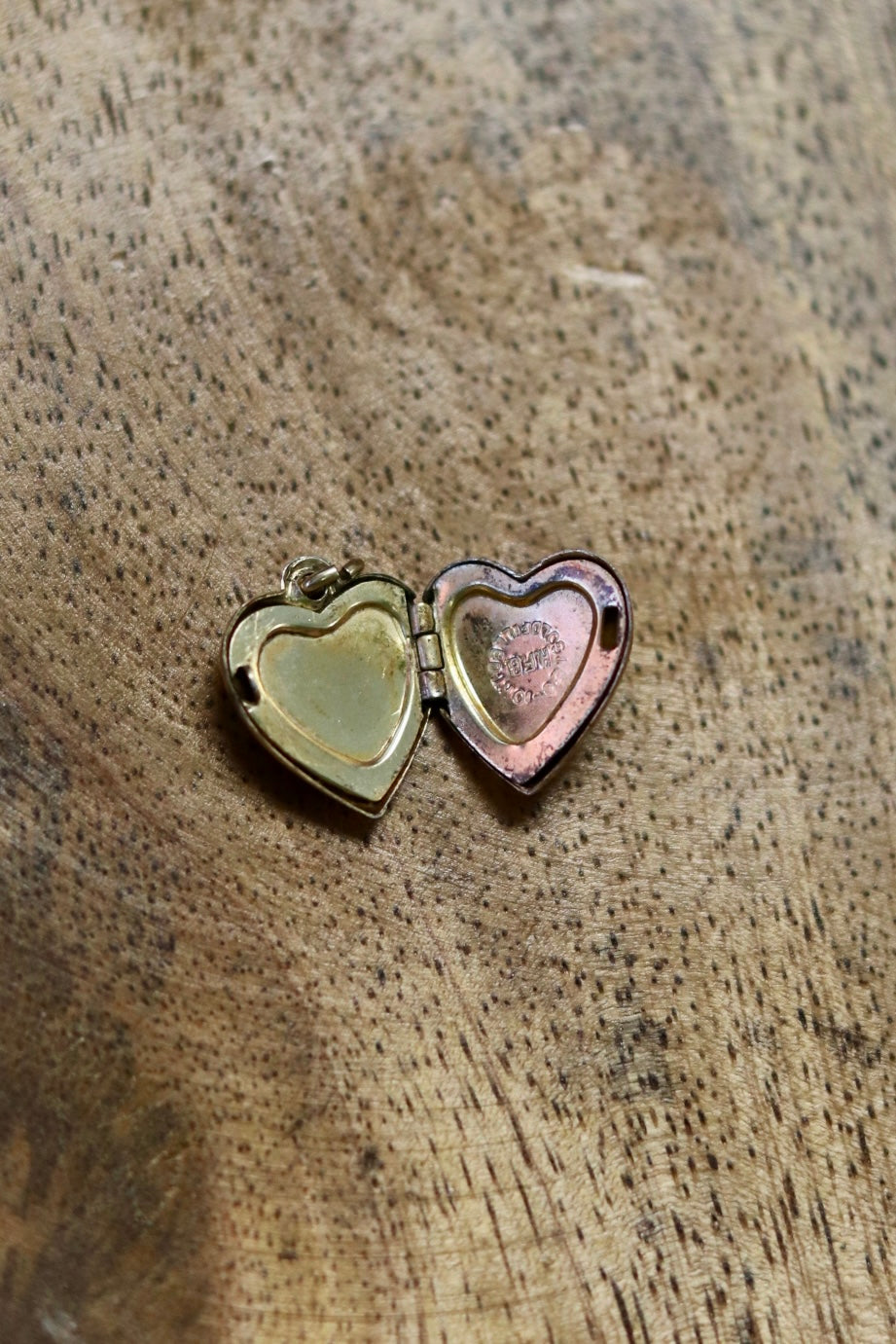 1940/50s Engraved Heart Locket Gold Fill