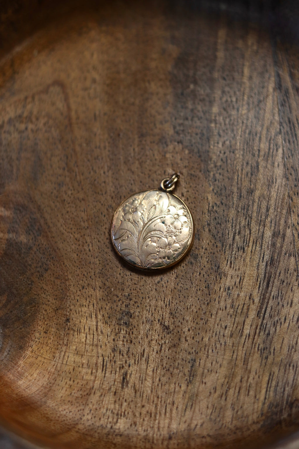 Vintage Gold Fill Circle Engraved Locket