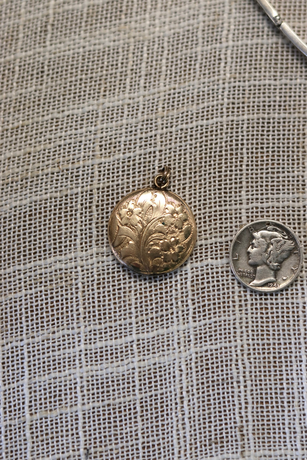 Vintage Gold Fill Circle Engraved Locket