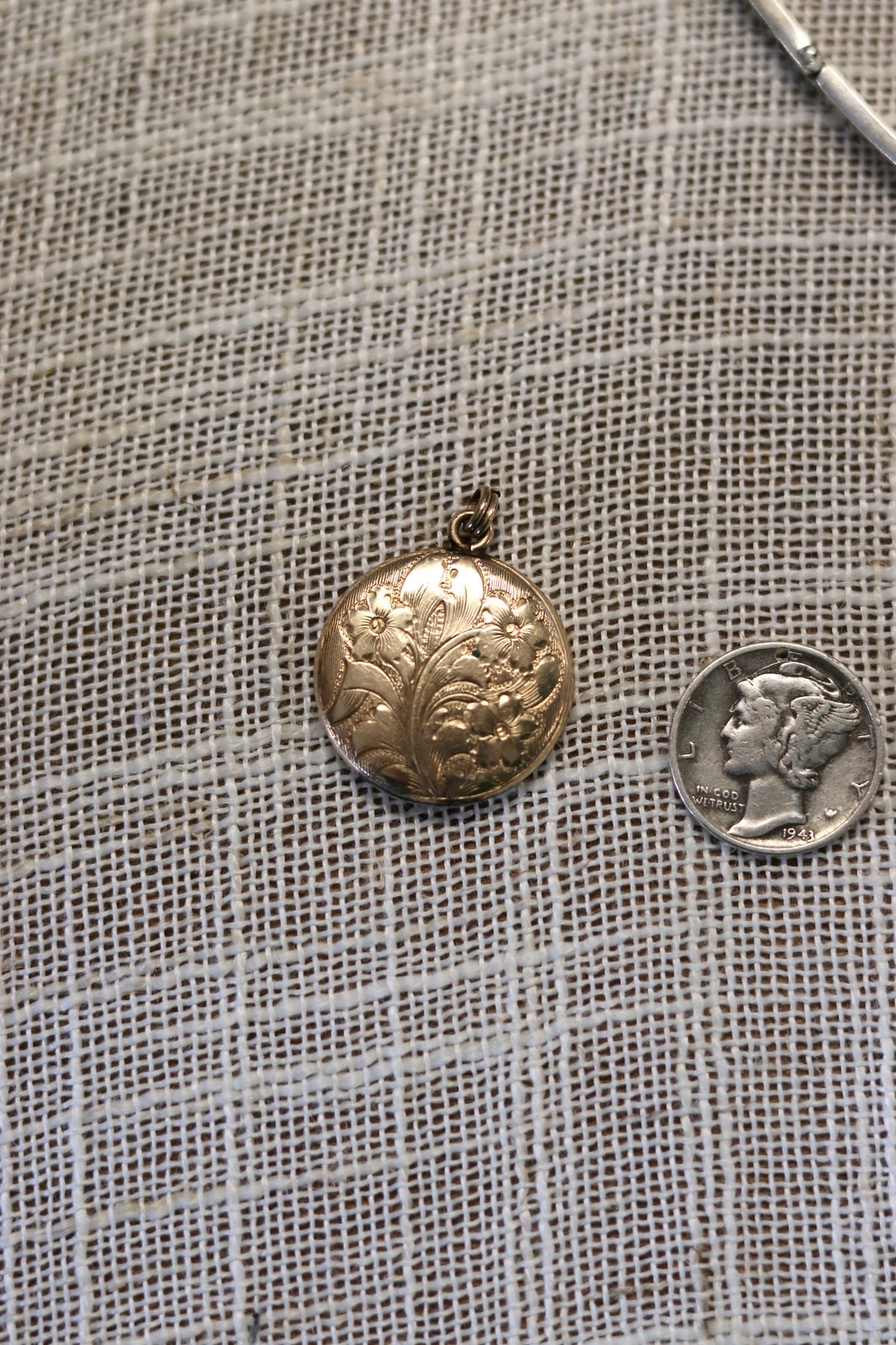 Vintage Gold Fill Circle Engraved Locket