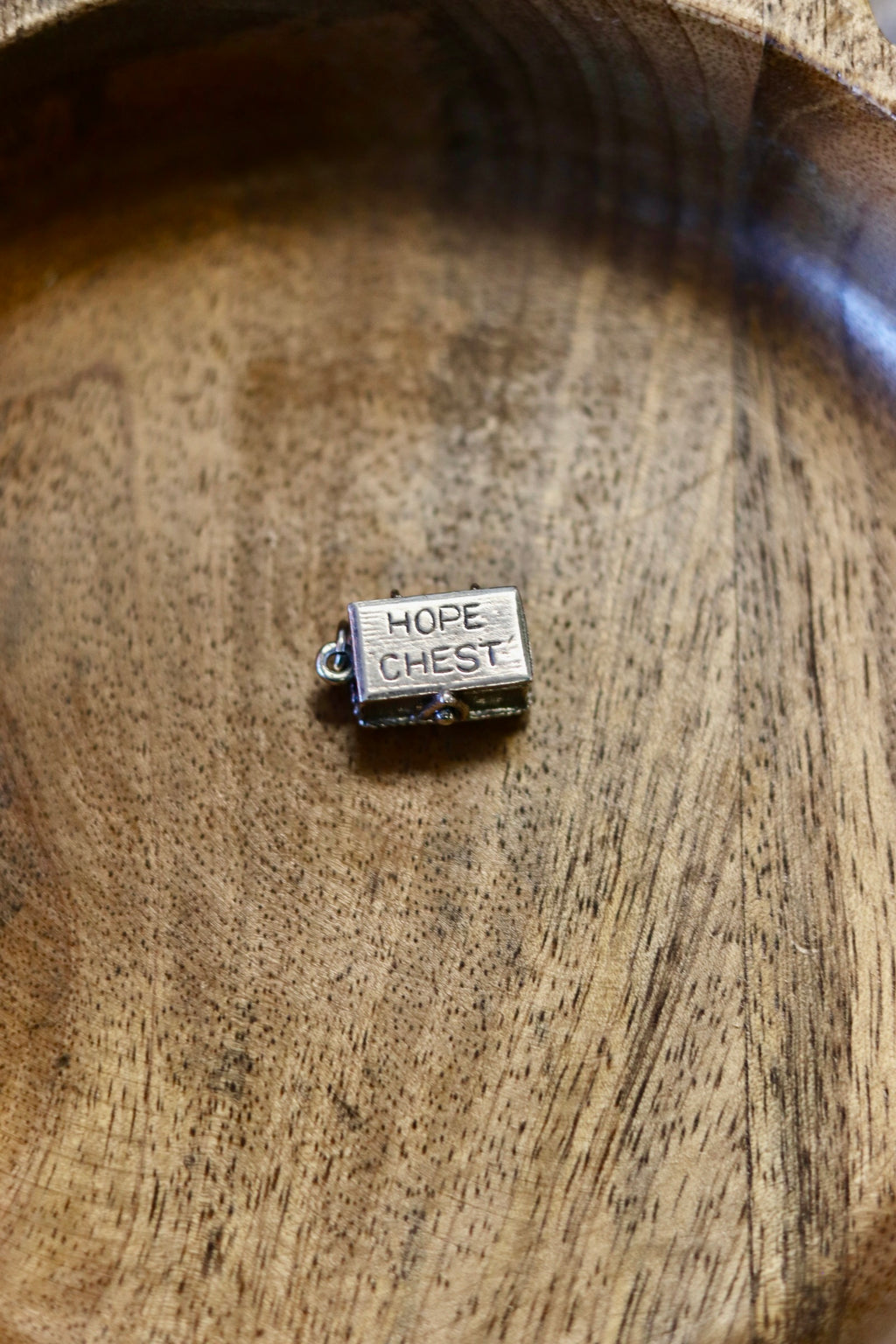 Hope Chest, Opens 925