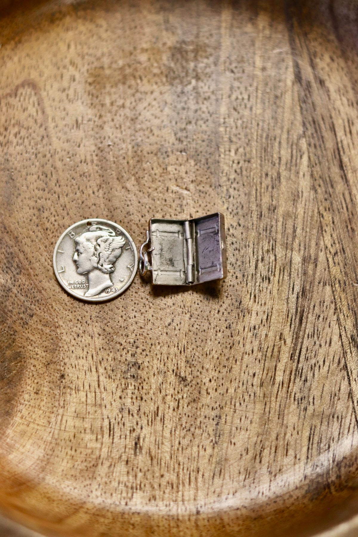 Vintage Suitcase Charm, Opens 925