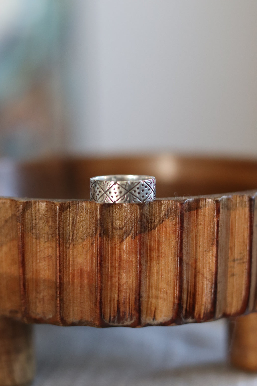 Vintage Engraved X Ring Size 6