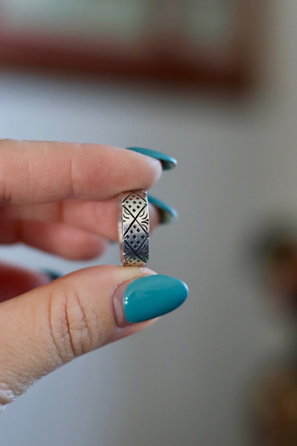 Vintage Engraved X Ring Size 6
