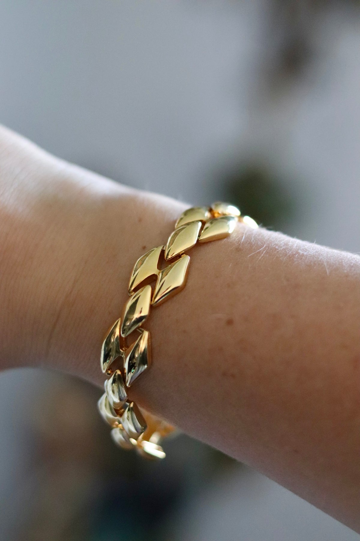 Vintage Gold Tone Puffed Quilted Bracelet