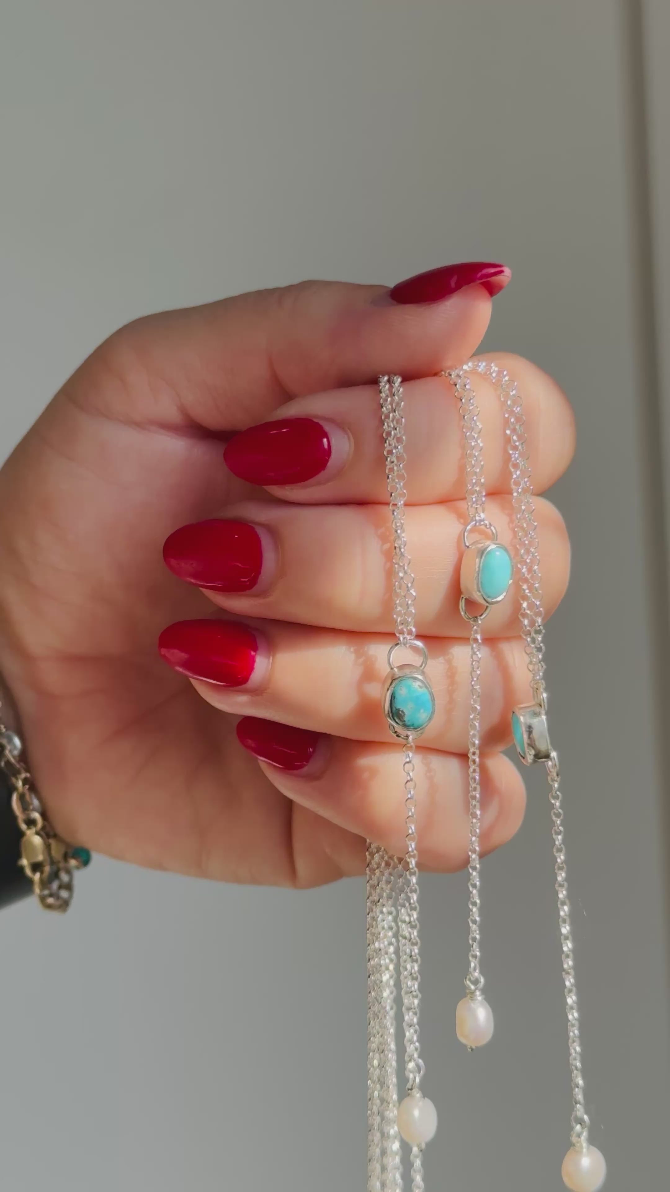 Turquoise + pearl lariat ￼